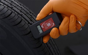 100% Original China Keyring Digital LCD Mini Tire Gauge Auto Tire Air Psi Pressure Tester