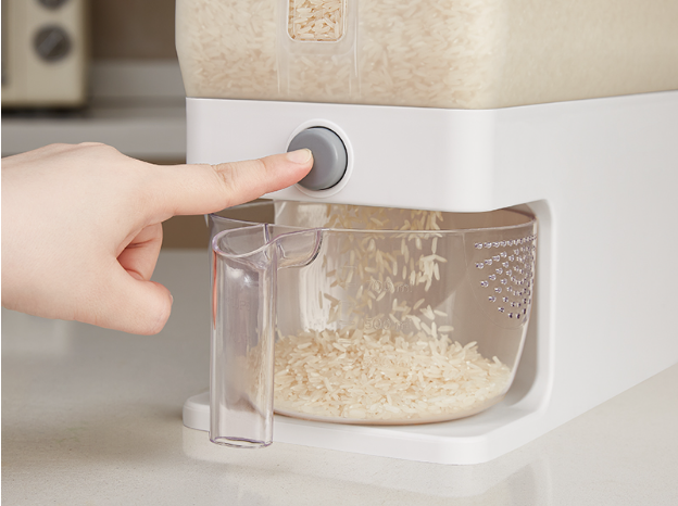 What is a Dry Food Dispenser ?