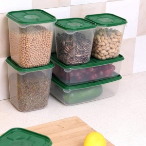17 ks opakovane použiteľných plastových nádob na skladovanie potravín s vekom vzduchotesnými