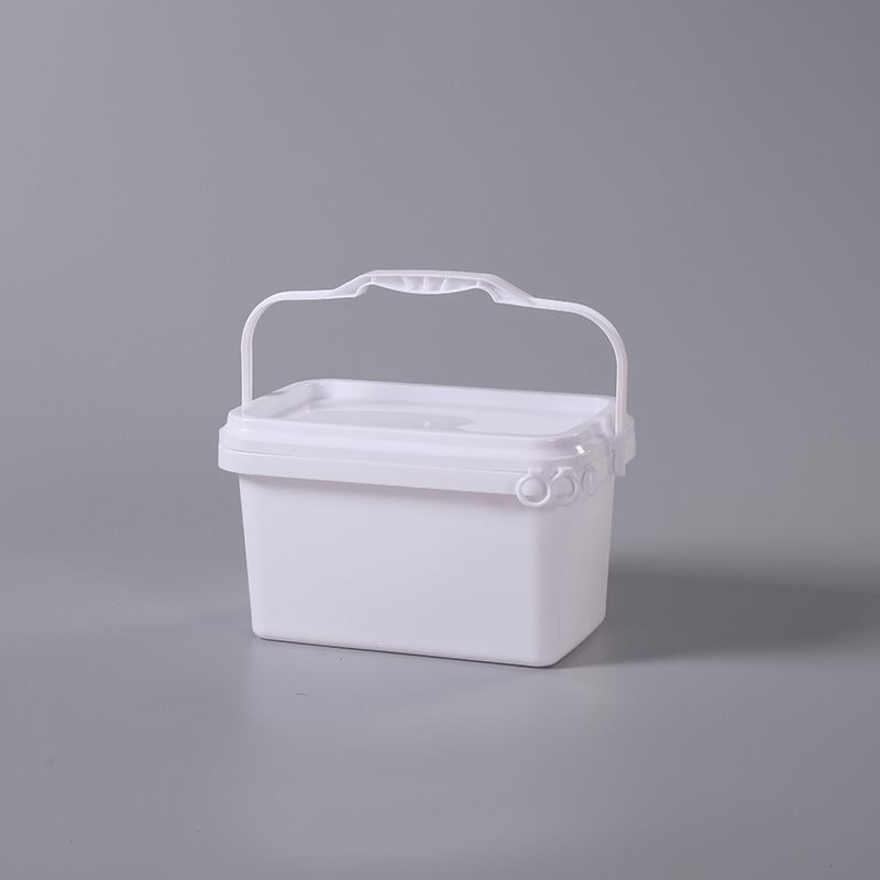 1.5L Empty rectangular plastic pail with lid Featured Image