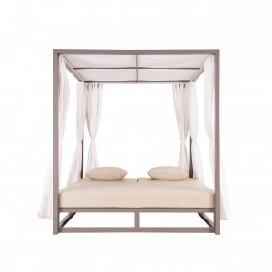 Ice alu. daybed with curtain