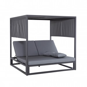 Rain daybed with curtain