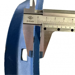 High-strength wear-resistant plow tip