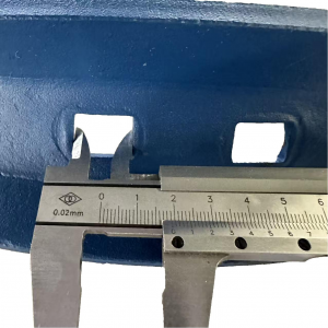 High-strength wear-resistant plow tip