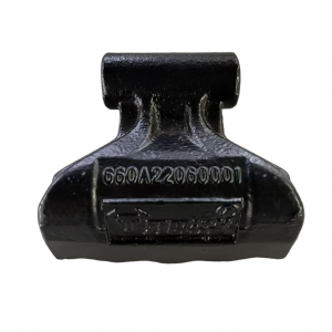 Thickened and reinforced agricultural machinery hammer claw