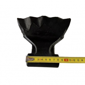 Thickened and reinforced agricultural machinery hammer claw