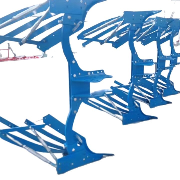 The manufacturer offers wholesale of the Lemken 450 model tiller and all vehicle accessories.