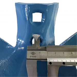 Heavy-duty plow shovel, wear-resistant and durable