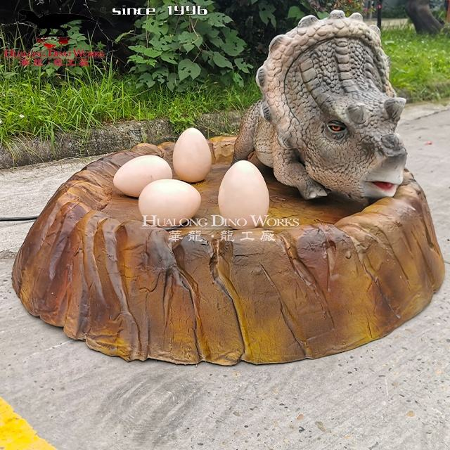 Arca Bayi Triceratops Animatronic dengan Telur Menetas – Pameran Dinosaur Interaktif Saiz Hayat untuk Taman Tema & Festival Muzik