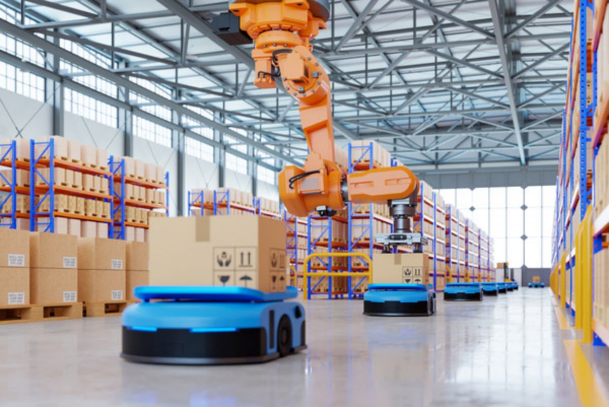 Meningkatkan Efisiensi Transportasi di Industri Pergudangan: Penerapan Cerdas Mesin Kontrol Industri dan Robot Seluler AGV