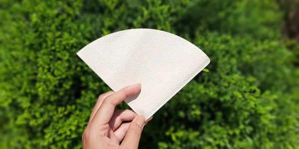 Is it better to choose coffee filter paper that is whiter?