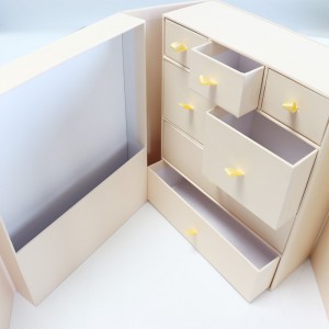 Prilagođena kutija za uspomene za bebe sa naljepnicom