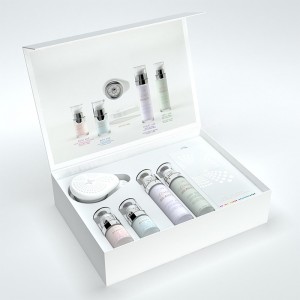 Luxury Skincare kit packaging with inner