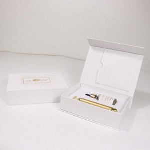 صندوق تخزين الزيوت العطرية بالحجم الطبيعي من رقائق الذهب