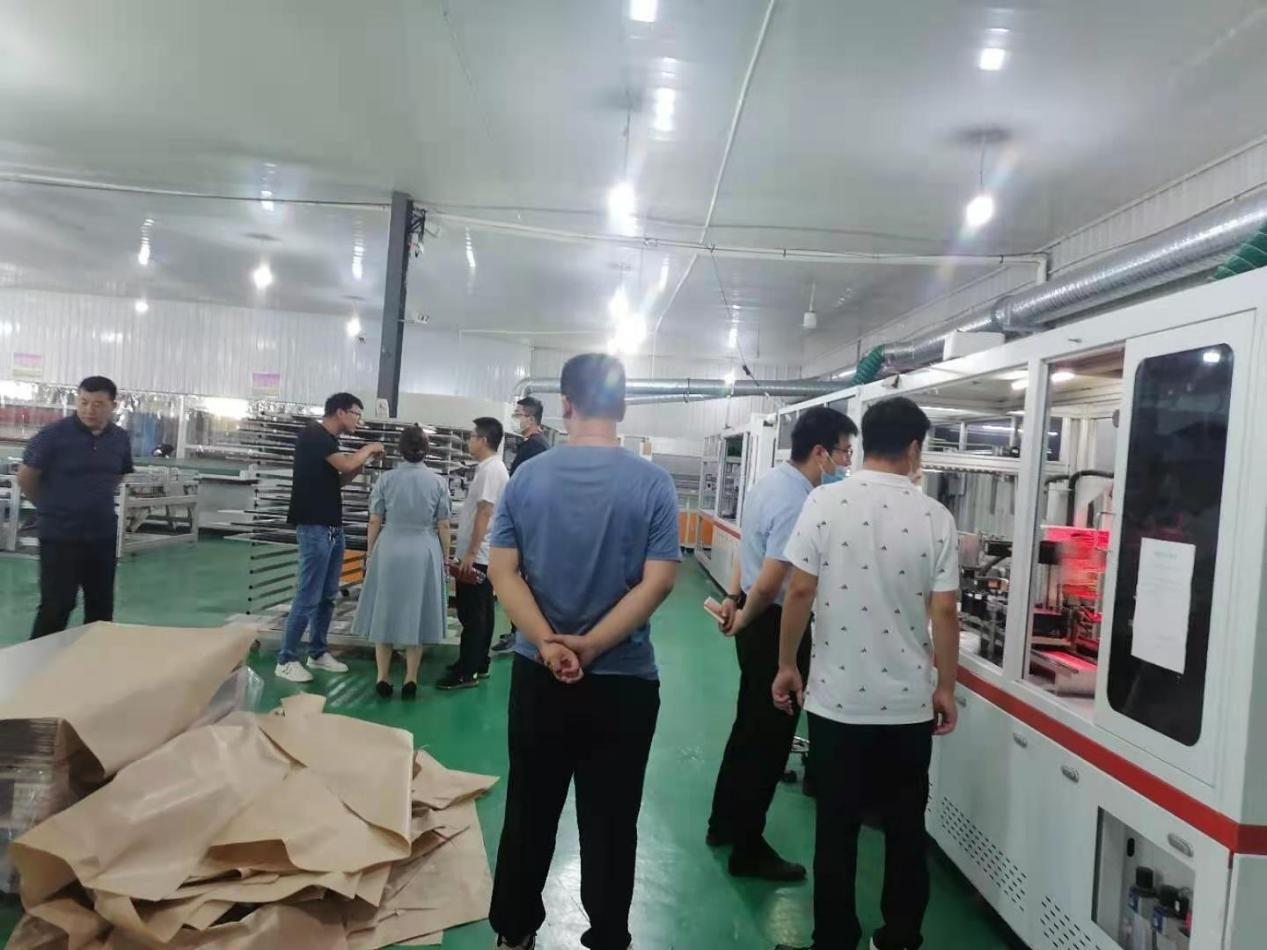County leaders visit and guide our company factory
