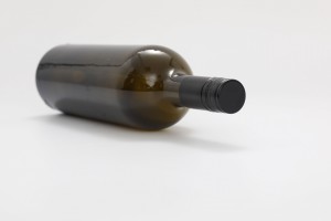 Saranex Saratin liner pilfer proof wine aluminum screw cap