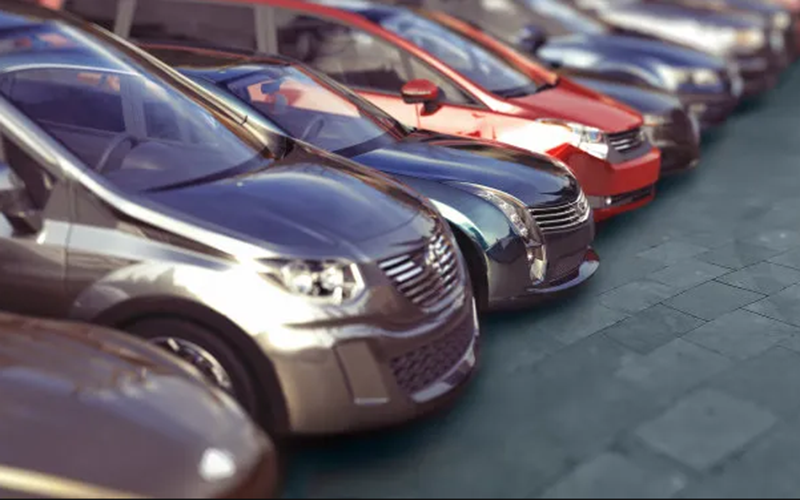 Sina's Untwikkeling fan 'e Used Car Industry