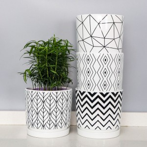OEM 4 sets of ceramic flowerpots Chinese white and black ceramic flowerpots cheap striped flowerpots