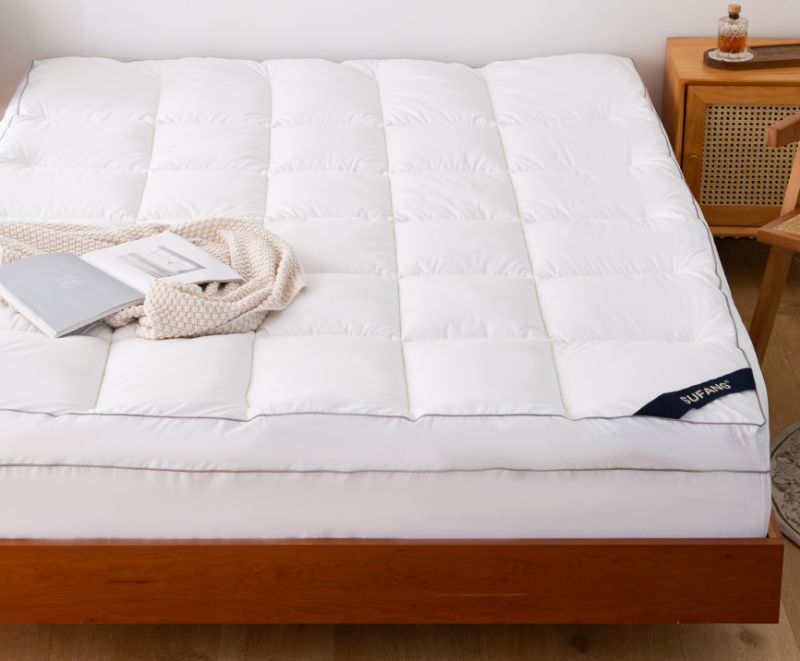 the Differences between Mattress Toppers and Mattress Protectors