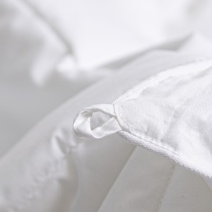 El edredón 100% de lujo del algodón 250gms que llenaba el edredón del verano acolchó la fabricación blanca del sistema del edredón