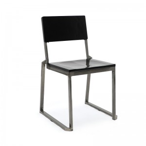 Sedia industriale in metallo con sedile in legno Fornitore GA5202C-45STW
