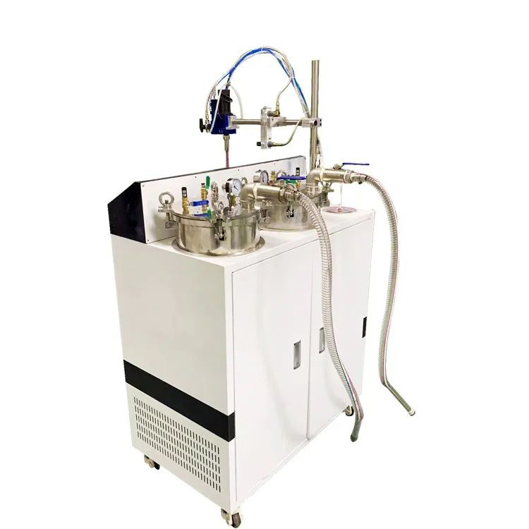 Semi-automatic glue filling machine is a device between manual operation and fully automatic control. Compared with the fully automatic glue filling machine