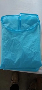 Stock Disposable CPE full back isolation gowns with elastic cuff plastic apron gown
