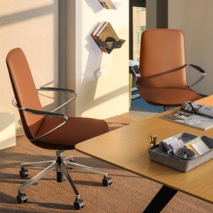 Cadeira de escritório ergonômica confortável de couro marrom executiva por atacado