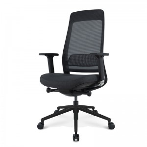 Эргономичная спинка офисного кресла