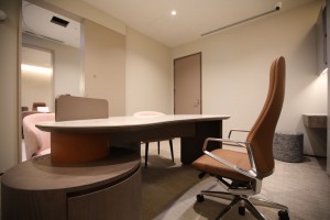 Hochwertiger Chef-Bürostuhl aus Leder