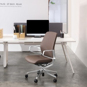 Cadeira de escritório com inclinação traseira ajustável em couro Brwon