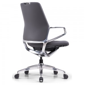 Черный кожаный офисный стул