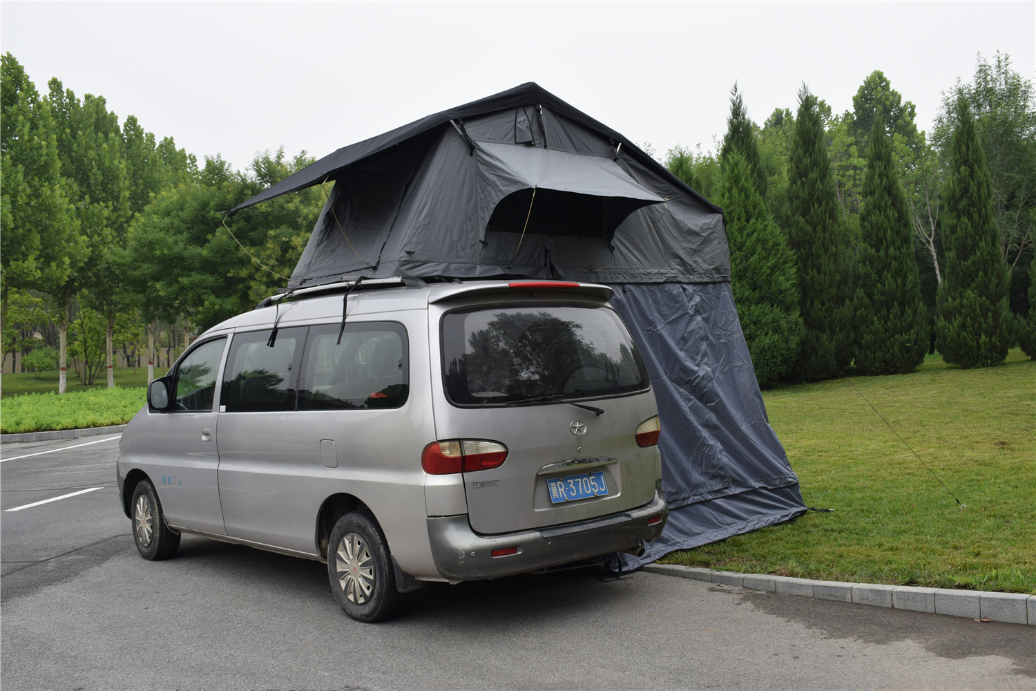 What is the Difference Between the Roof Tent and the Ordinary Tent?