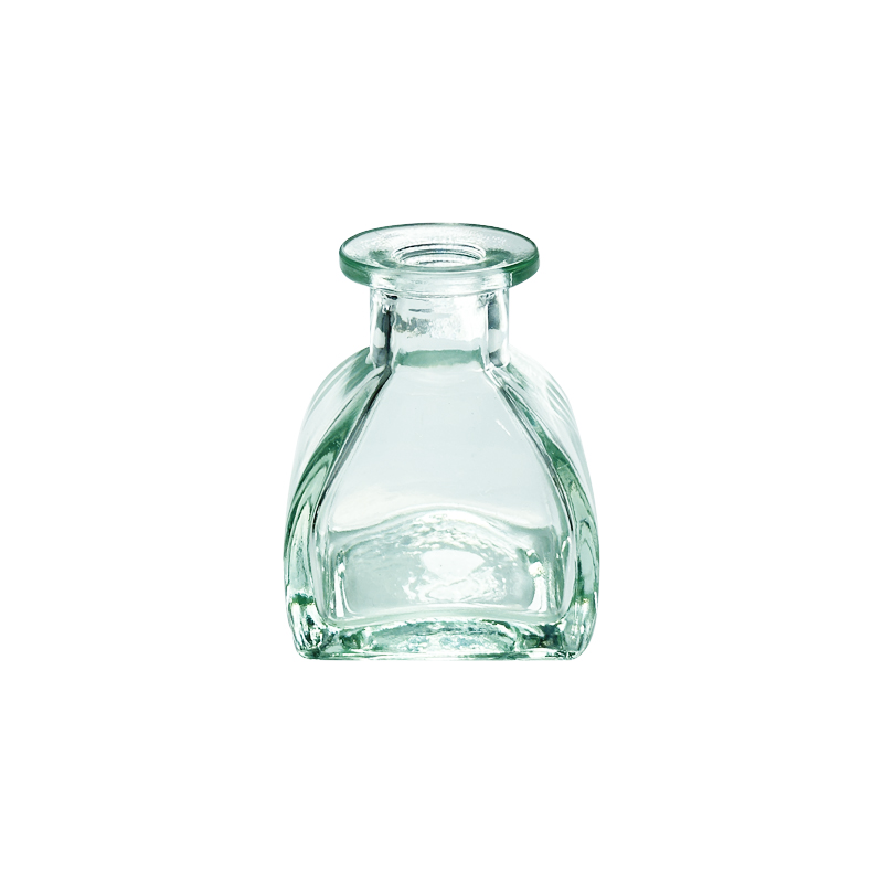 Szklana butelka z dyfuzorem o pojemności 100 ml