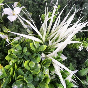 Vertikāls dārza dekoru fons mākslīgās plastmasas mākslīgā buksuss dzīvžoga zaļa zāle augu siena
