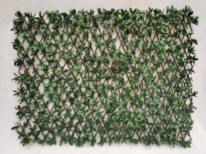Recinzione per la privacy con foglie artificiali. Piante a foglia verde simulate. Paesaggistica per pareti. Giardino esterno
