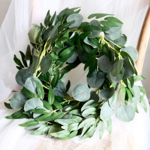 Guirnalda de sauce de eucalipto artificial que cuelga enredaderas verdes para decoraciones de boda