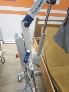 Heavy-duty assembly-free foldable manual electric patient lift with sling for disabled patient transfer lift