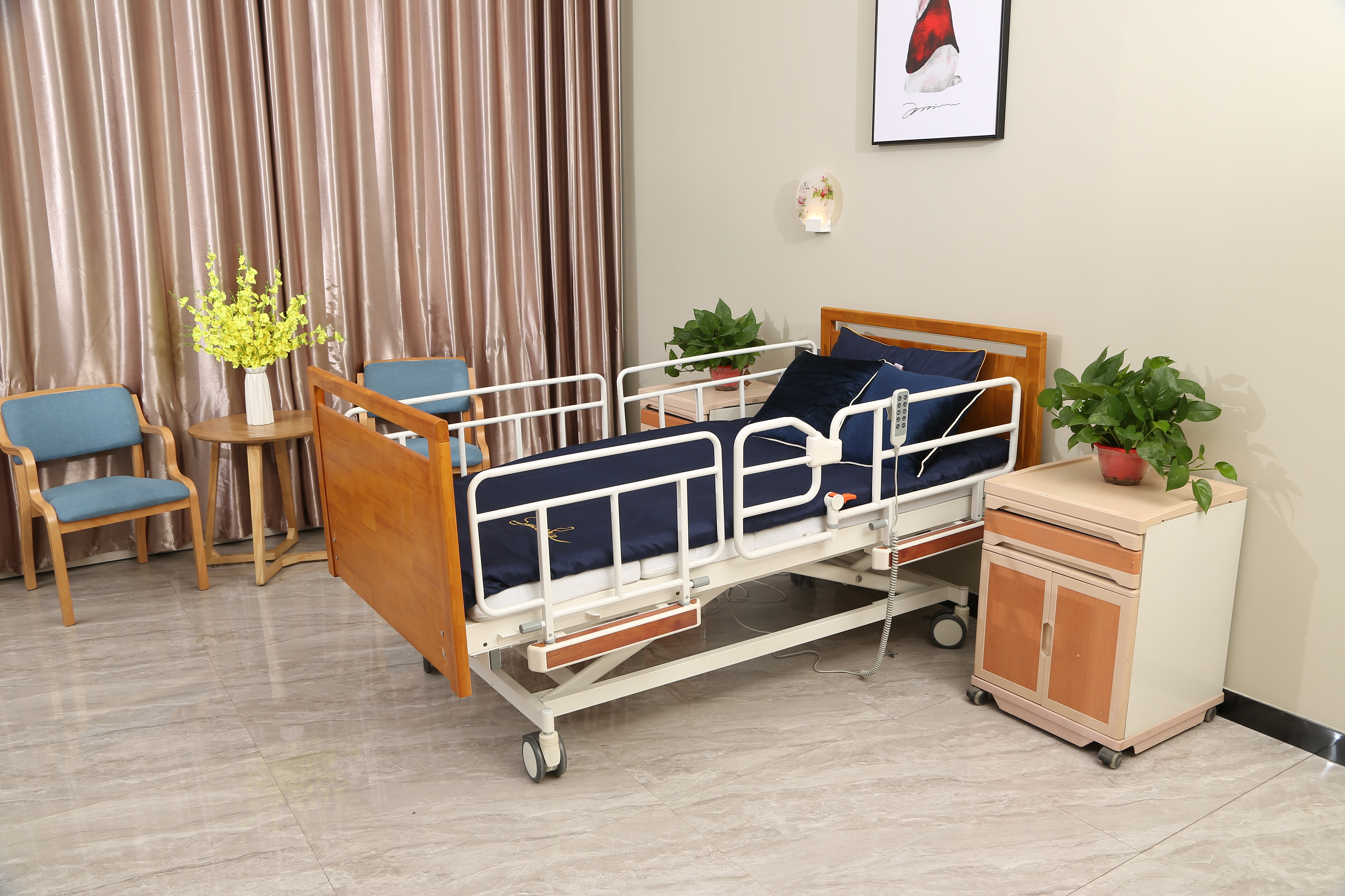 Which kind of bed is suitable for elderly care？