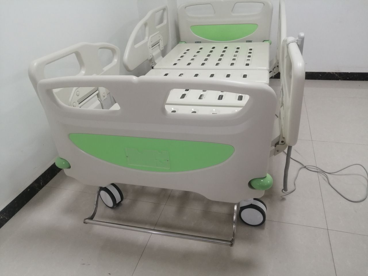 A01-2 5 function electric hospital bed detail.