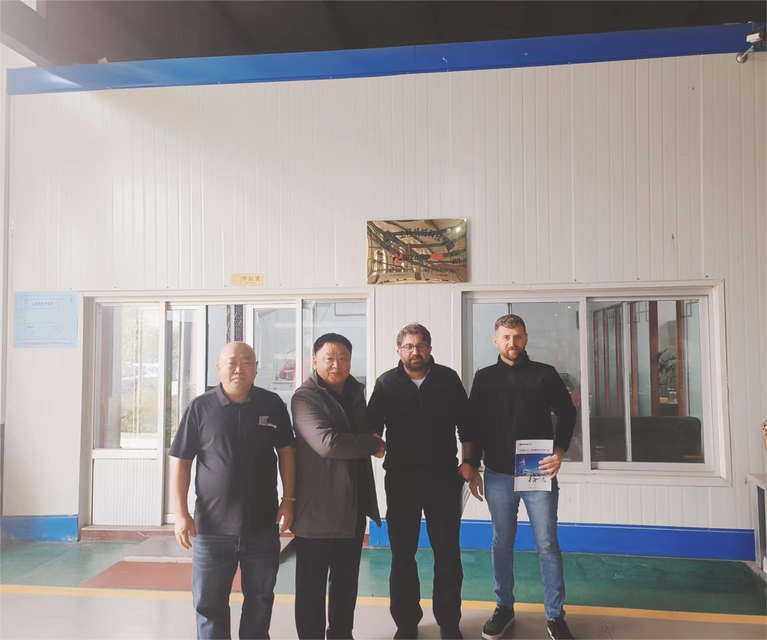 Turkish Customers Visit Chinese Factory to Discuss Future Cooperation