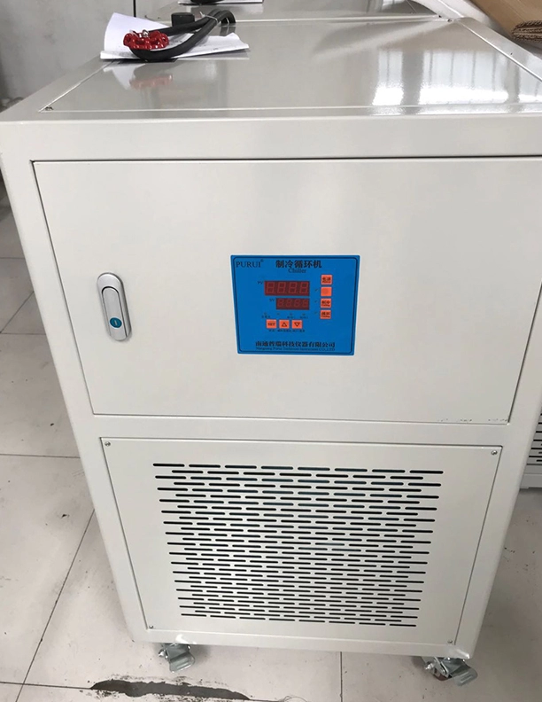 Precise Temperature Controlled Type Heating And Cooling Circulator