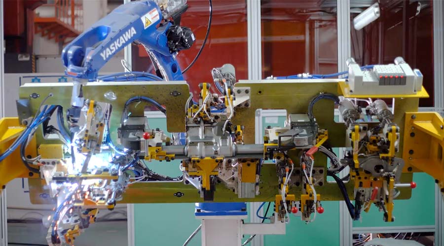 How robotic welding fixtures and jigs work.