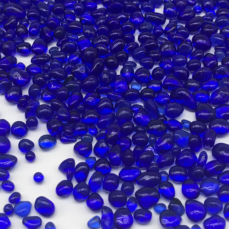 Manik-manik kaca warna biru jero kanggo dekorasi kebon lan geni ing pot lan watu akuarium