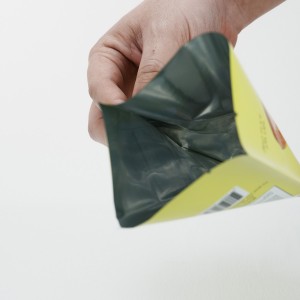 Дулаан битүүмжилсэн гялгар уутыг төмсний чипсийн хийсвэр хүнсний савлагаанд ашигладаг