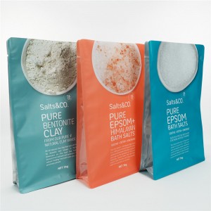 Торбичката с плоско дъно на опаковката сол за вана е лесна за носене и се отваря за многократна употреба