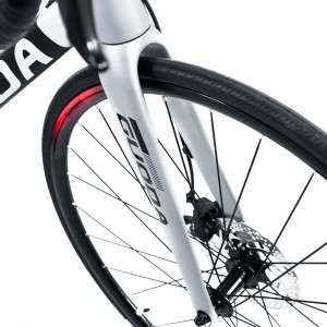 GD-RDB016：700C Carbon Fiber Road Bicycle Racing Bike