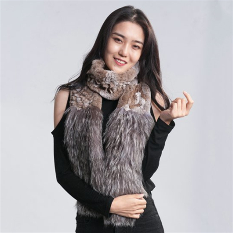HHB936 KNITTED REX RABBIT AND FOX SCARF