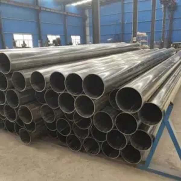 Mga kinaiya ug mga bentaha sa alloy seamless steel pipe