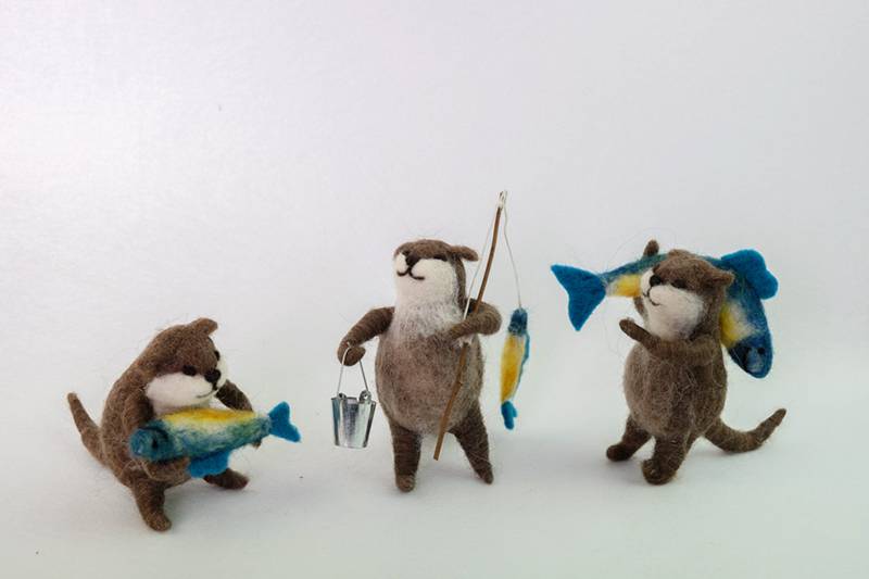 Factory source Tiny Felt Animals - Felt fishing beaver ornament – Handiwork